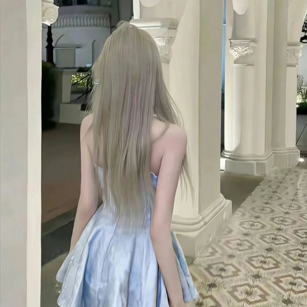 蒂拉和兰妮劫火车封面